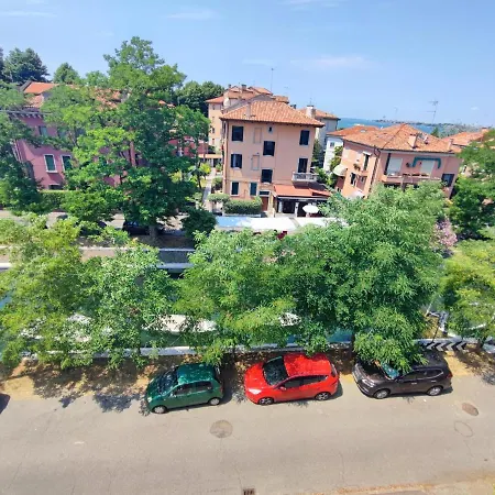 Fido With Lagoon View Daire *