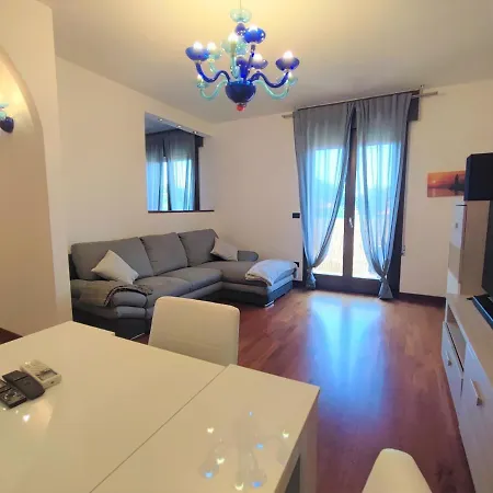 Fido With Lagoon View Apartment